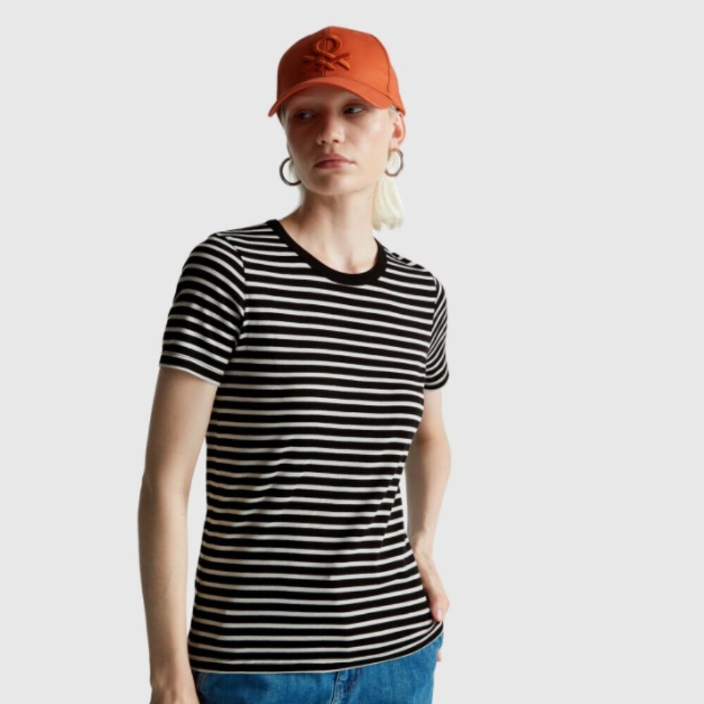 United colors of Benetton, Crew neck black and white striped t-shirt- xs